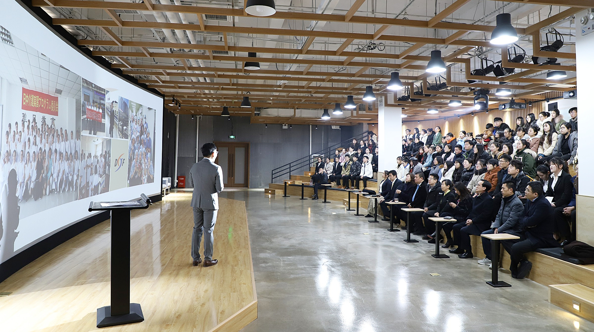 外国人留学生受け入れを支援